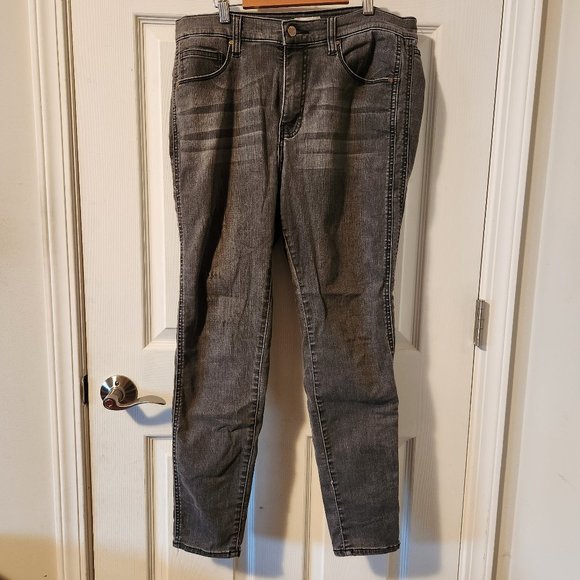 Crescent Drive Grey Skinny Jeans - Picture 2 of 5